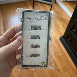 Magnetic eyelashes. New